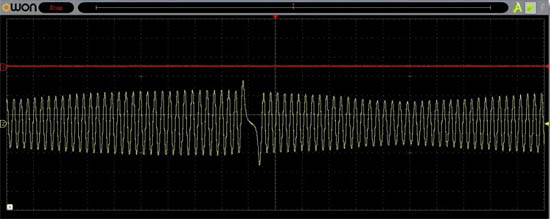 便攜示波器測量出端子反接后的波形。